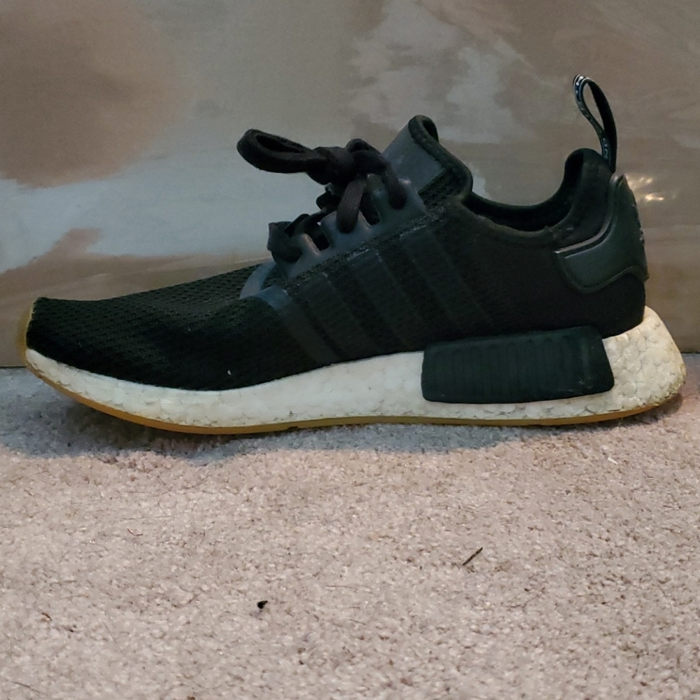 NMD R1 BLACK GUM - Picture 6 of 10
